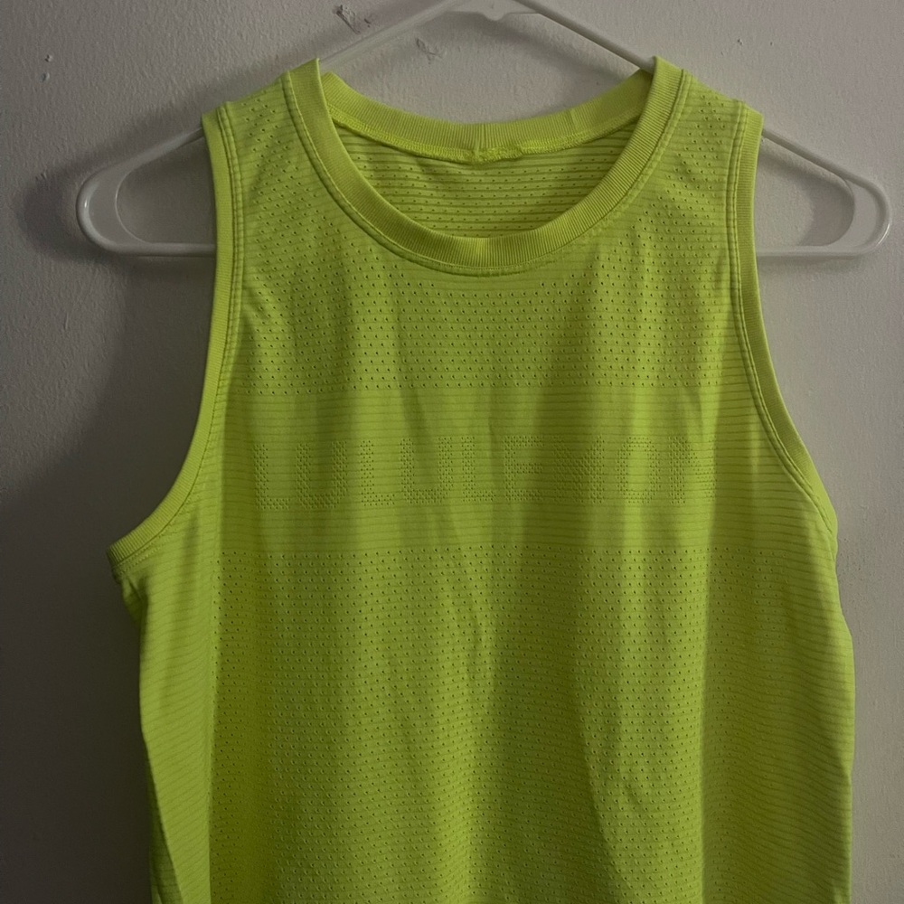 Lululemon Women's Lime Green athletic top size small